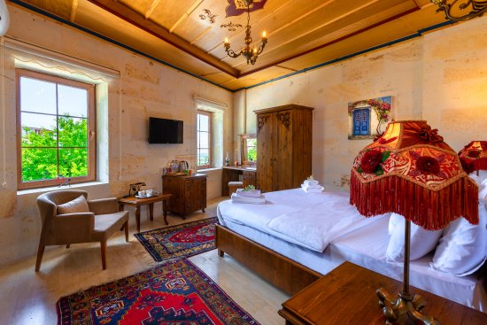 Deluxe Double Room - Poppy