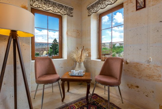 Deluxe Double Room - Petunia